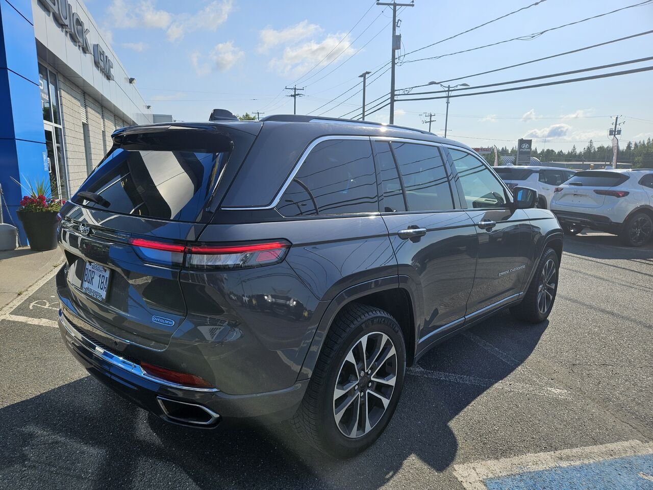 2023 Jeep Grand Cherokee Overland 4x4 Grey Thetford Mines - photo #3