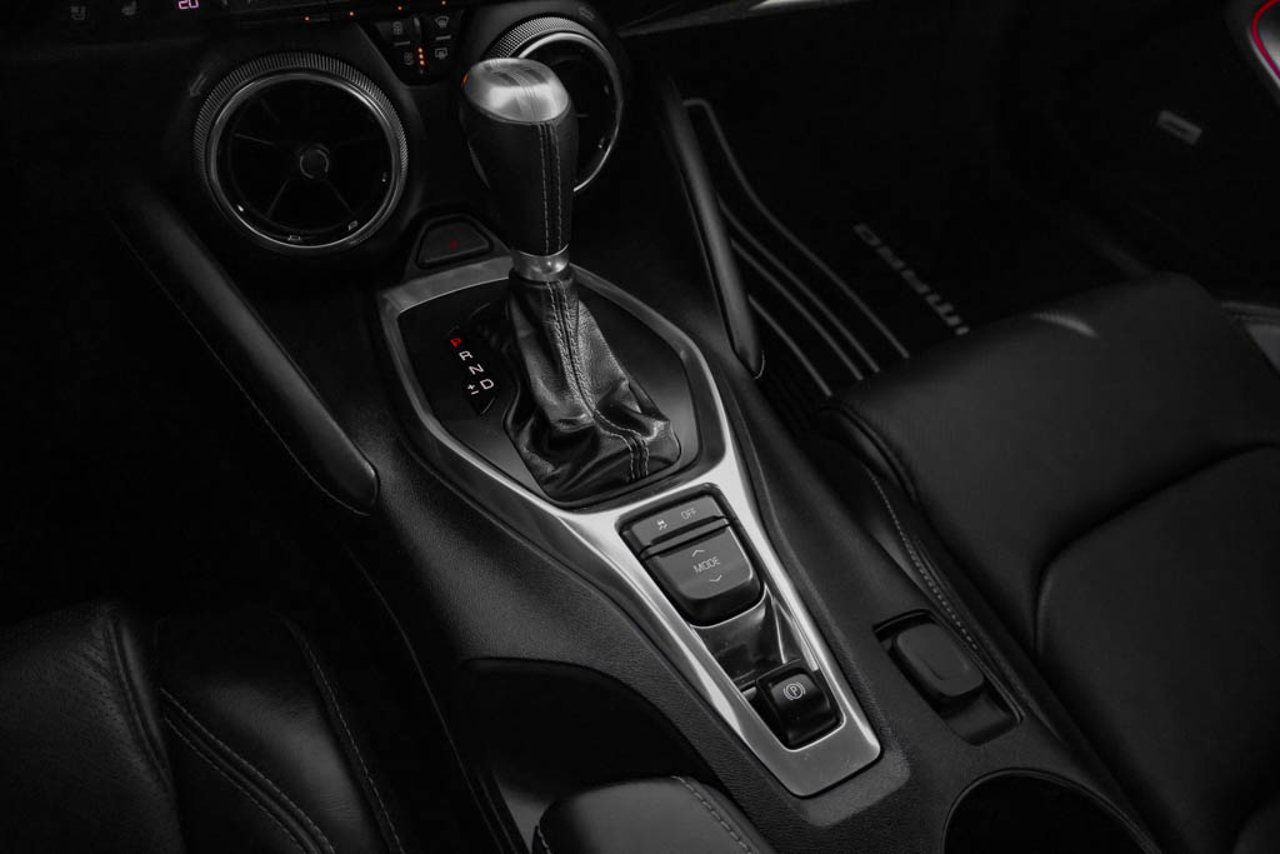 2018 Chevrolet Camaro 2dr Cpe 2LT Red Sherwood Park - photo #26