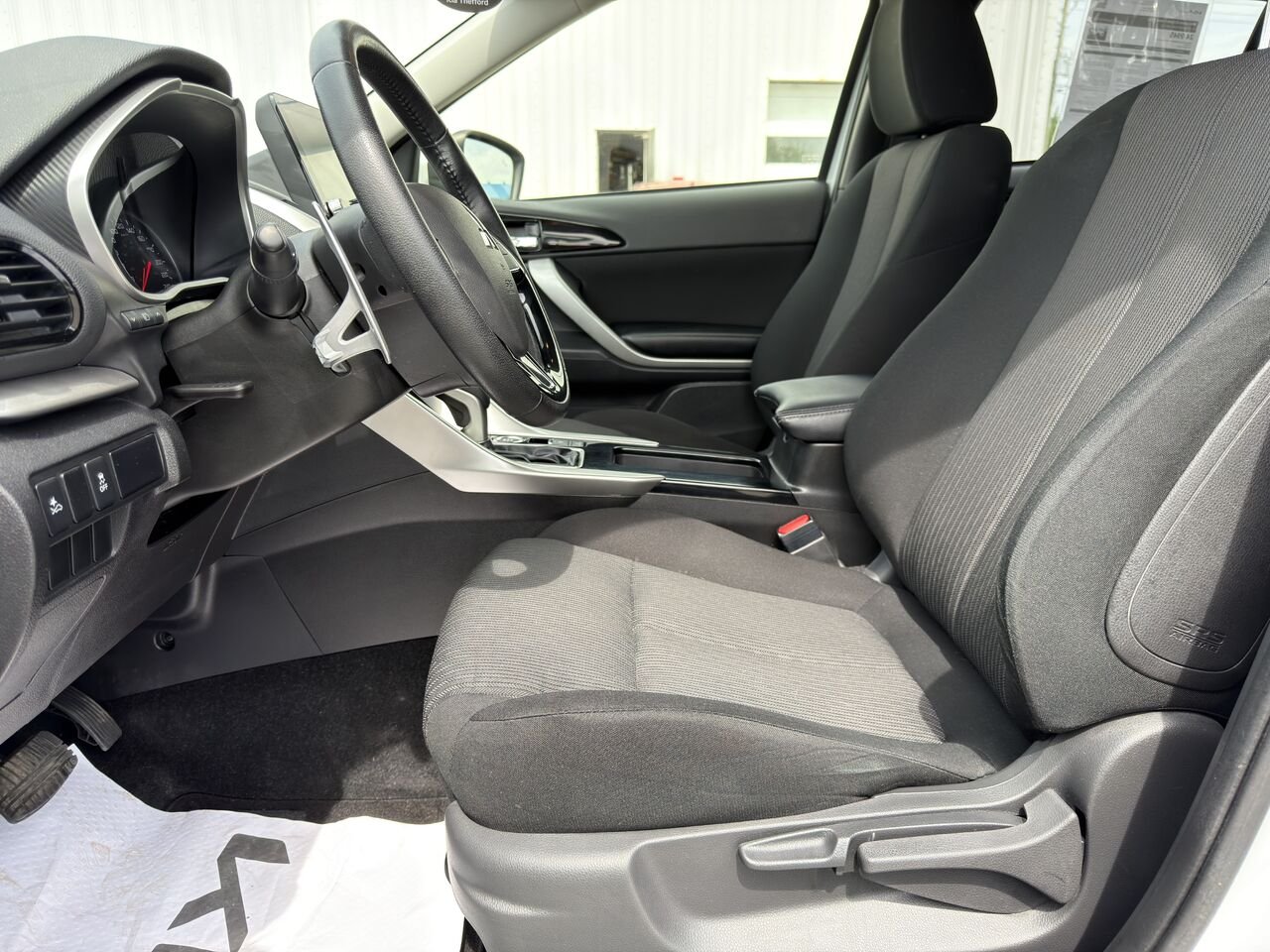2023 Mitsubishi Eclipse Cross White Thetford Mines - photo #11
