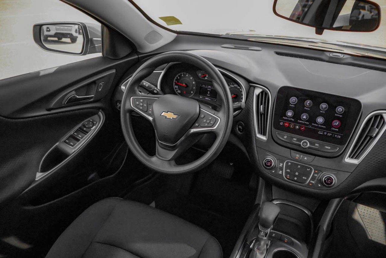 2025 Chevrolet Malibu 4dr Sdn 1LT Grey Sherwood Park - photo #27