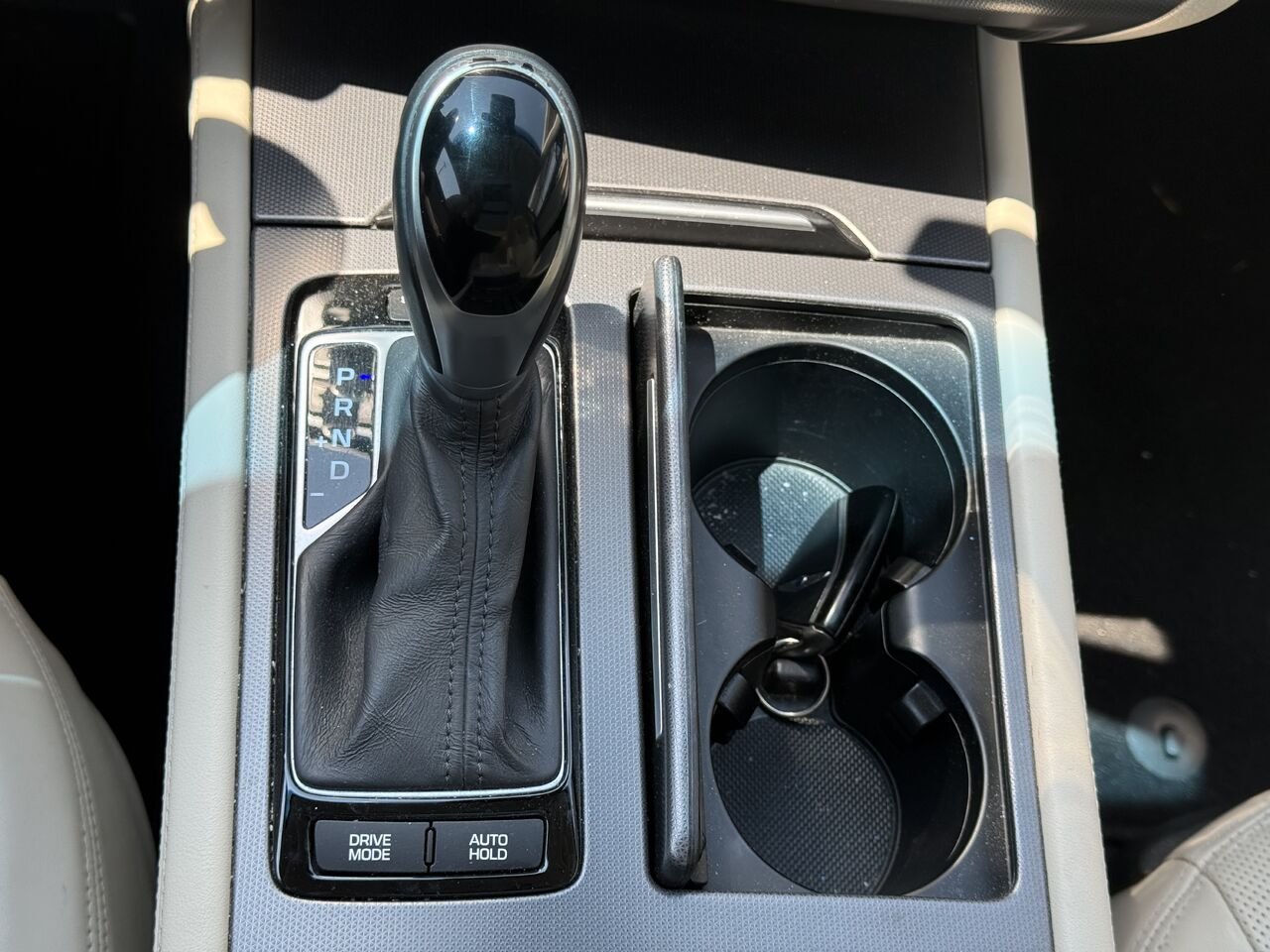 2016 Hyundai Genesis 3.8 Grey Granby - photo #18