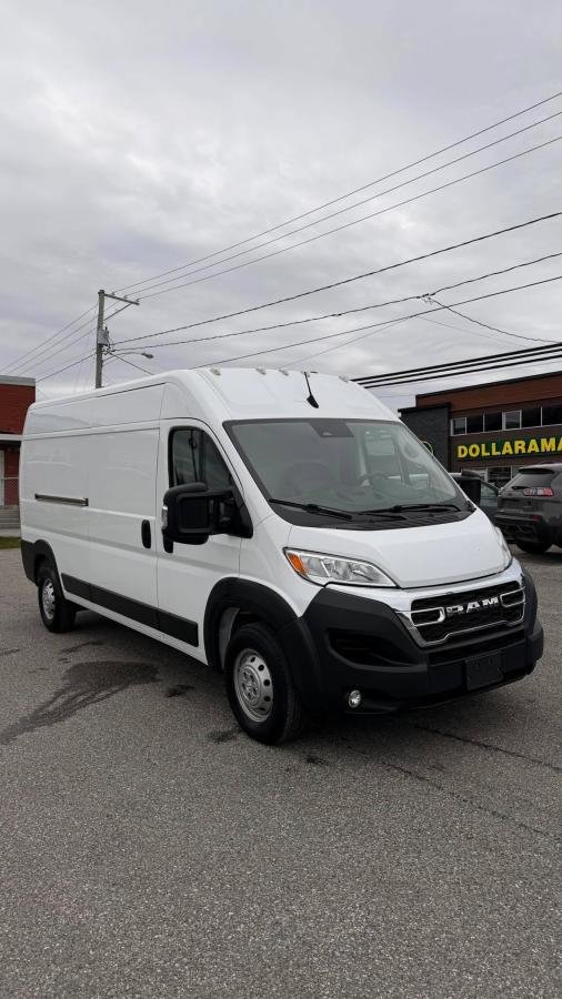 2023 RAM ProMaster Cargo Van White Lac Mégantic - photo #3