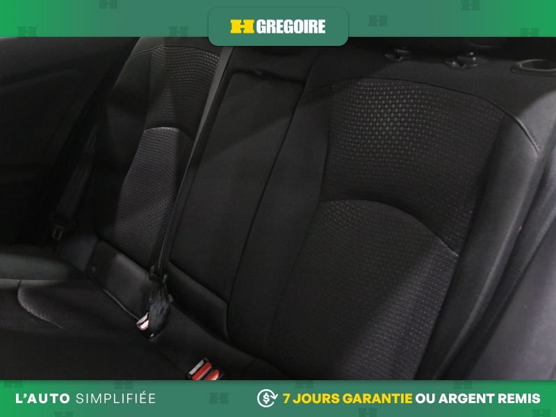 Toyota Prius 2020 Blanc Blainville - photo #23