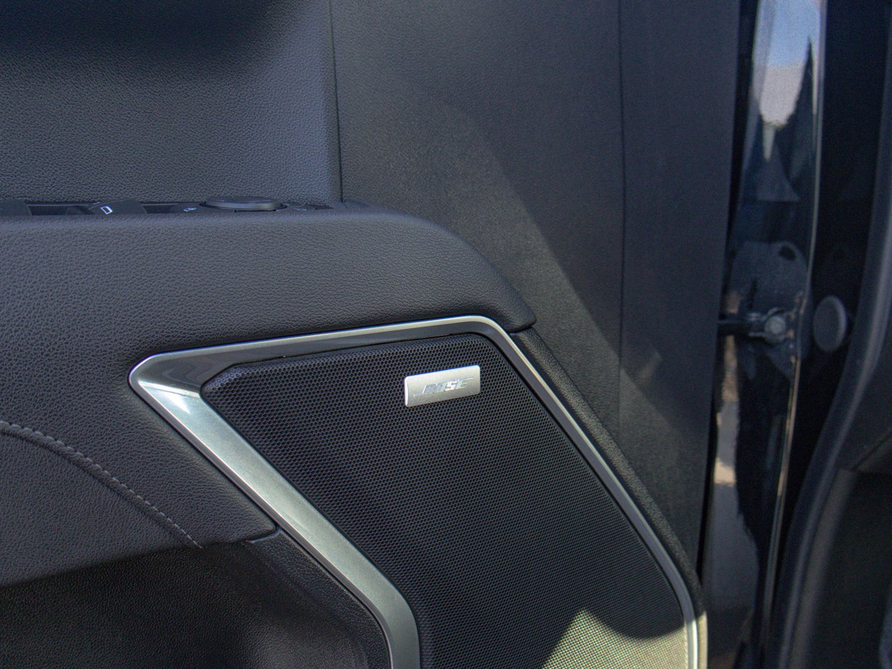 2025 Chevrolet Silverado 1500 4WD Crew Cab 147 RST Black Sherwood Park - photo #19