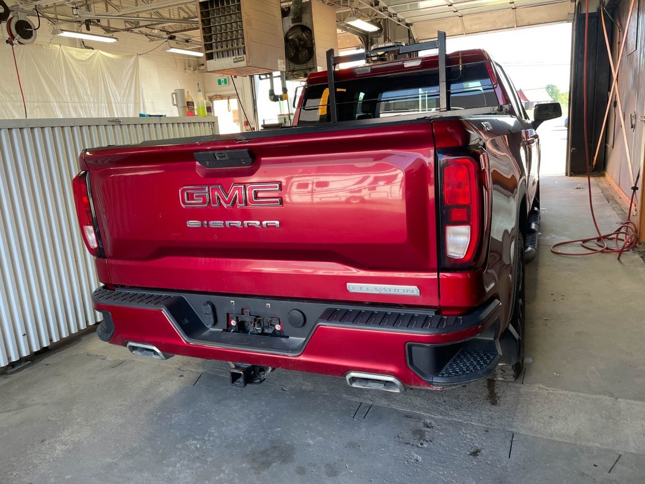GMC Sierra 1500 ELEVATION X31 CREW 4X4 V8 *SIÈGES CHAUFF* WIFI USB 2021 Rouge Saint-Jérôme - photo #7
