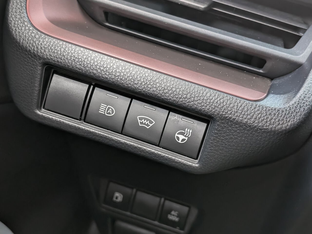 Toyota Prius Prime SE/SIÈGES CHAUFFANTS/BLUETOOTH/AC/RÉGULATEUR DE VITESSE/CAMÉRA DE RECUL 2024 Argent Incisif Sherbrooke - photo #18