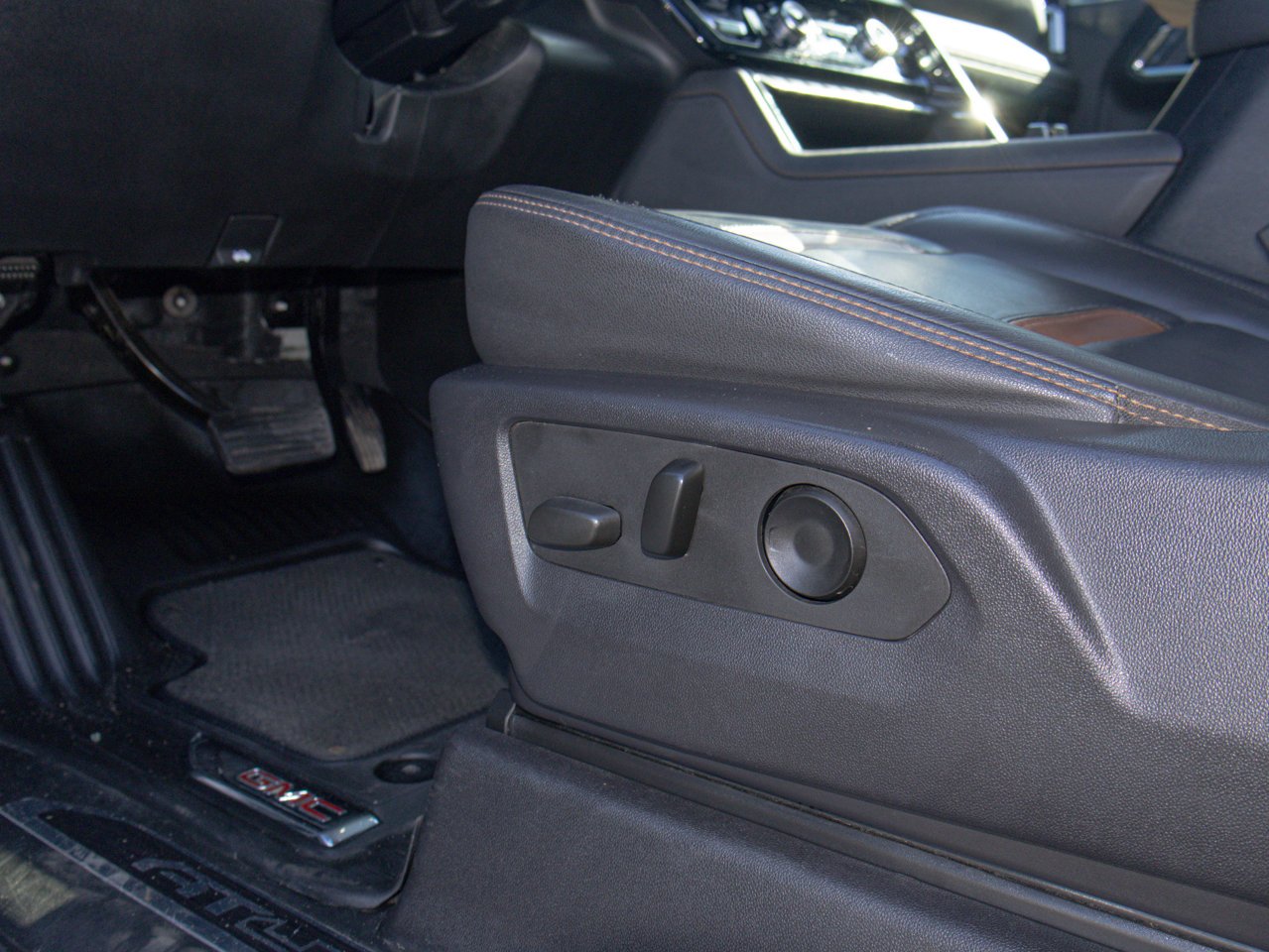 2024 GMC Sierra 2500HD 4WD Crew Cab 159 AT4 White Sherwood Park - photo #21