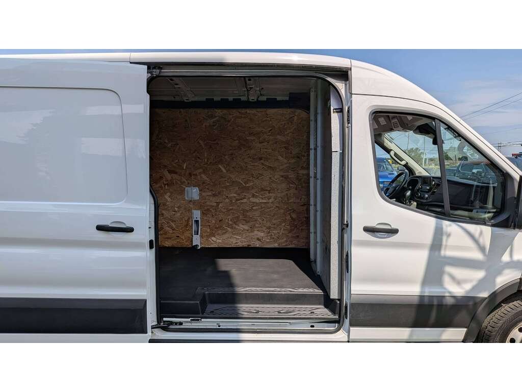 2022 Ford Transit Cargo Van T-250 130" Med Rf 9070 GVWR RWD White Val-David - photo #10