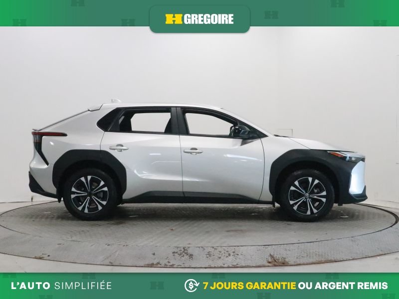 2023 Toyota BZ4X Grey Laval - photo #10