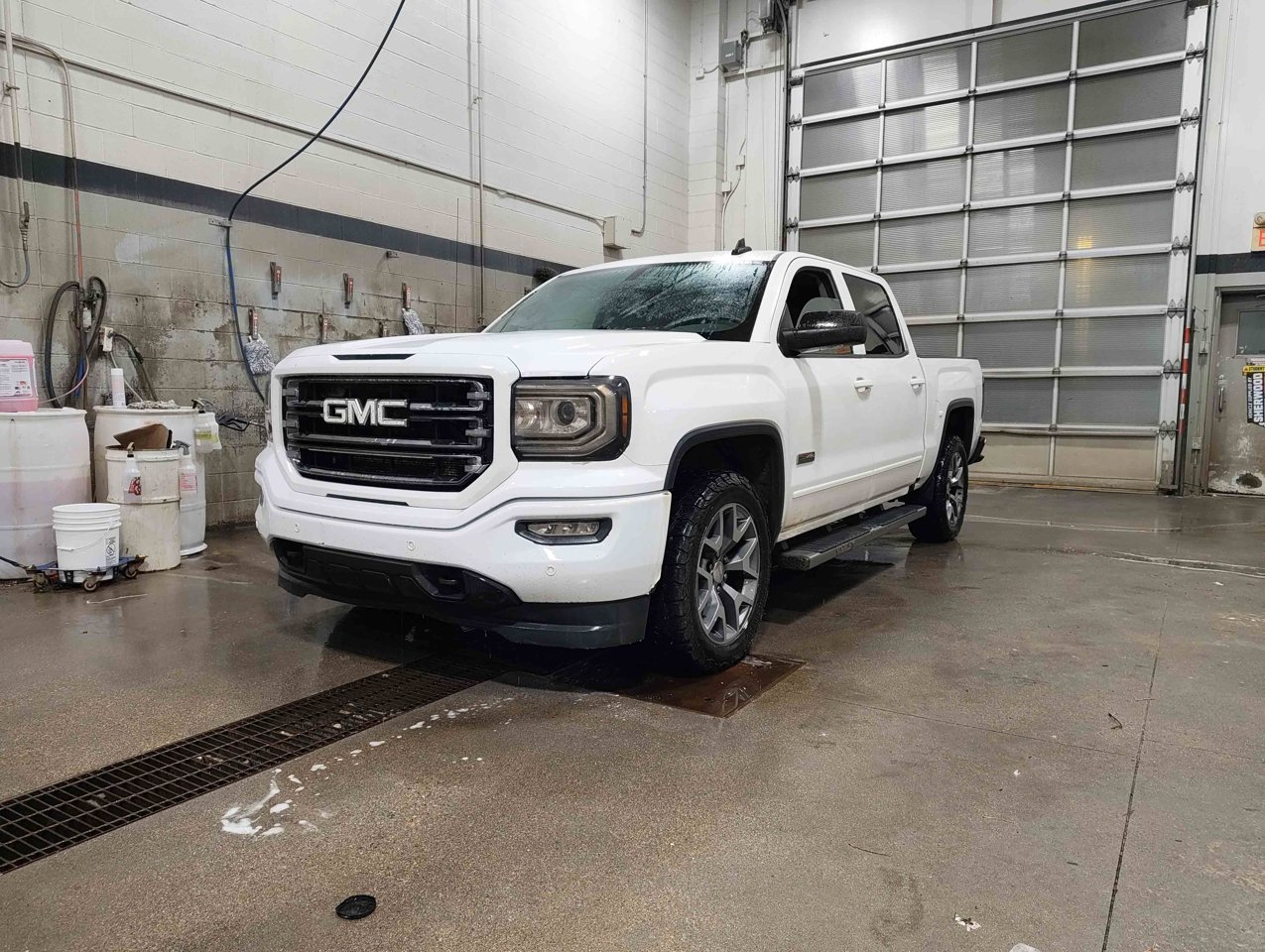 2016 GMC Sierra 1500 4WD Crew Cab 143.5 SLT White Sherwood Park - photo #3