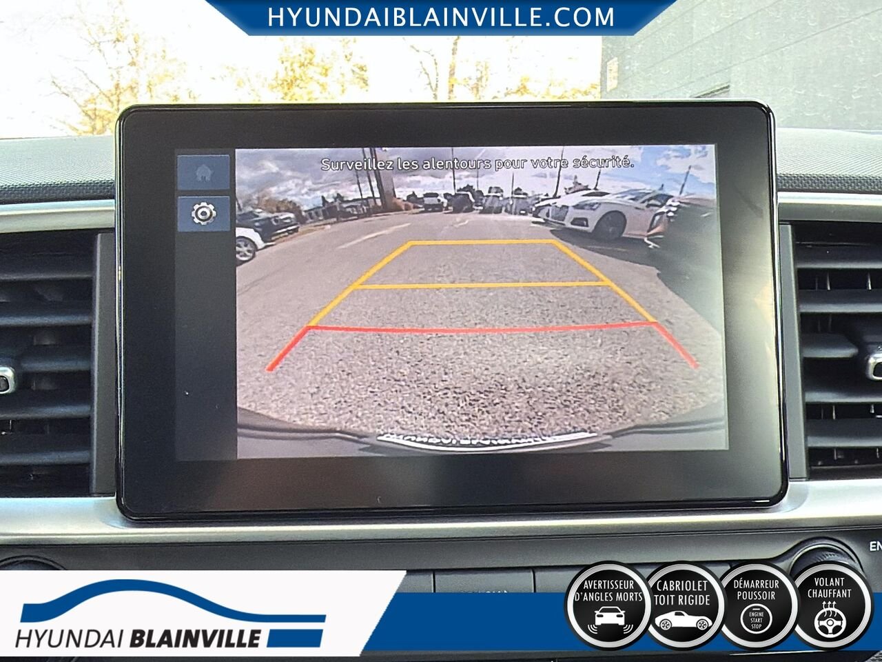 2023 Hyundai Venue Silver Blainville - photo #19