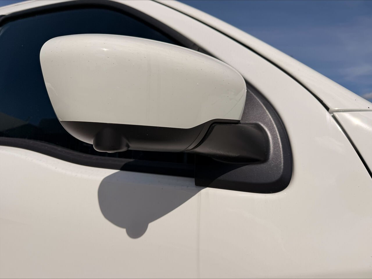 NISSAN Frontier FRONTIER CREW CAB PRO-4X LUXE SWB 2026 Blanc glacier Châteauguay - photo #4