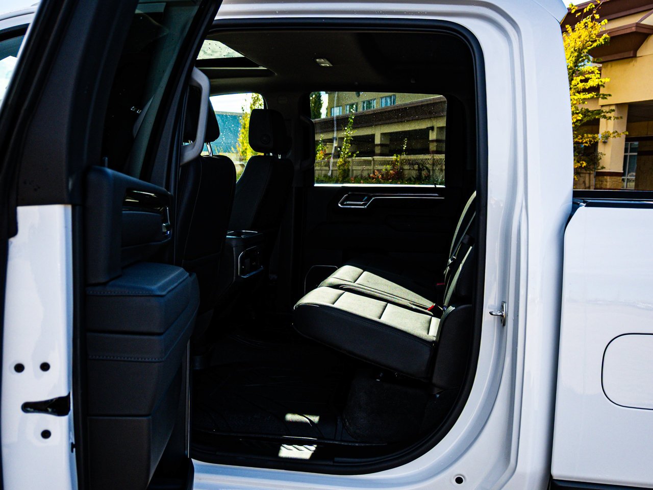 2026 Chevrolet Silverado 3500HD 4WD Crew Cab 159 LTZ White Sherwood Park - photo #33
