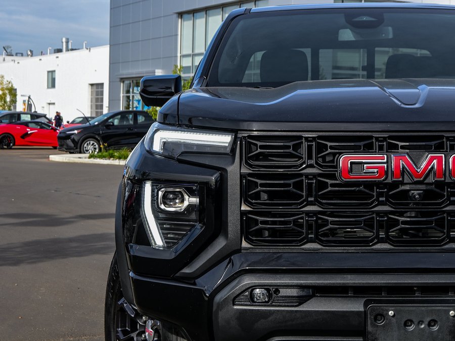 2024 GMC Canyon Elevation Premium 2.7T | Power Sunroof Black