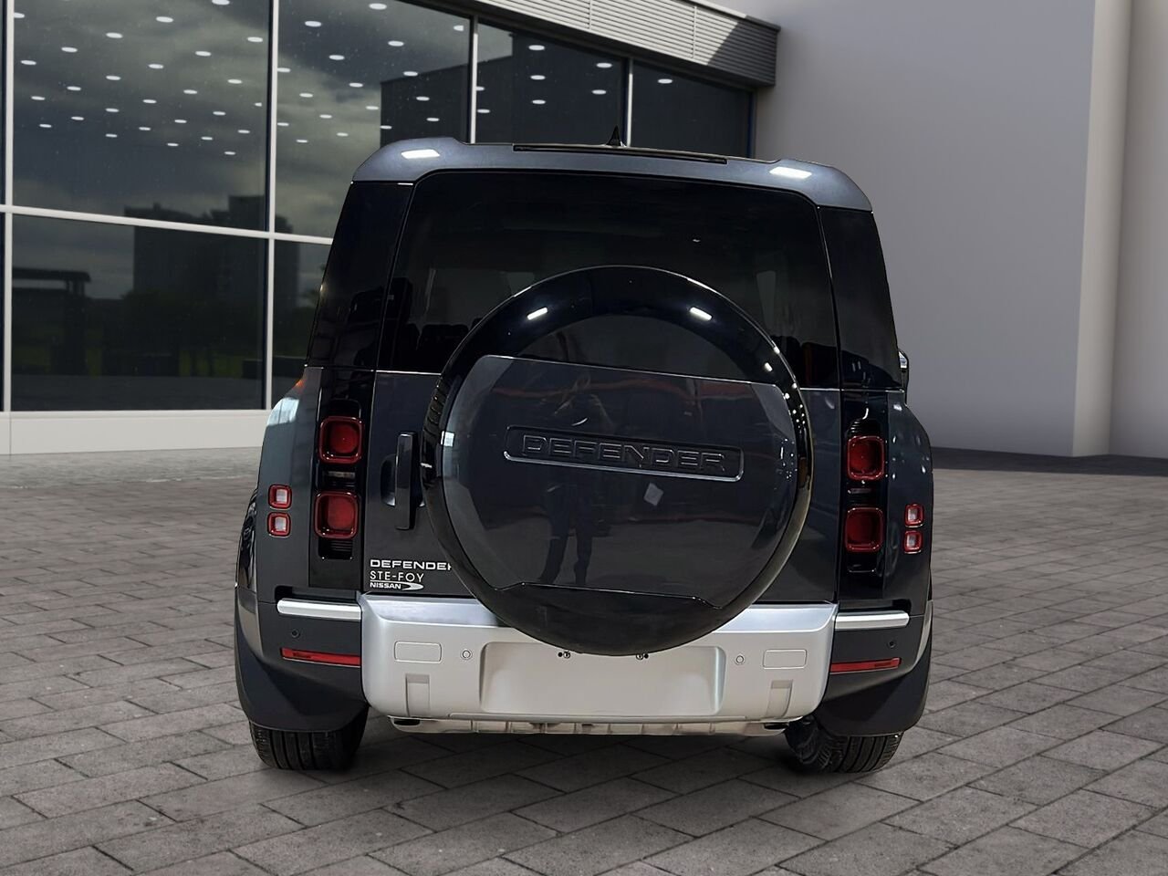 2024 Land Rover Defender Grey Québec - photo #21