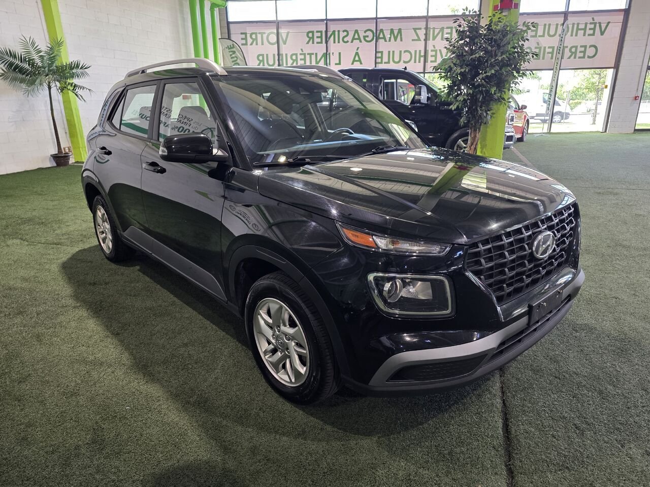 2022 Hyundai Venue Black  - photo #7