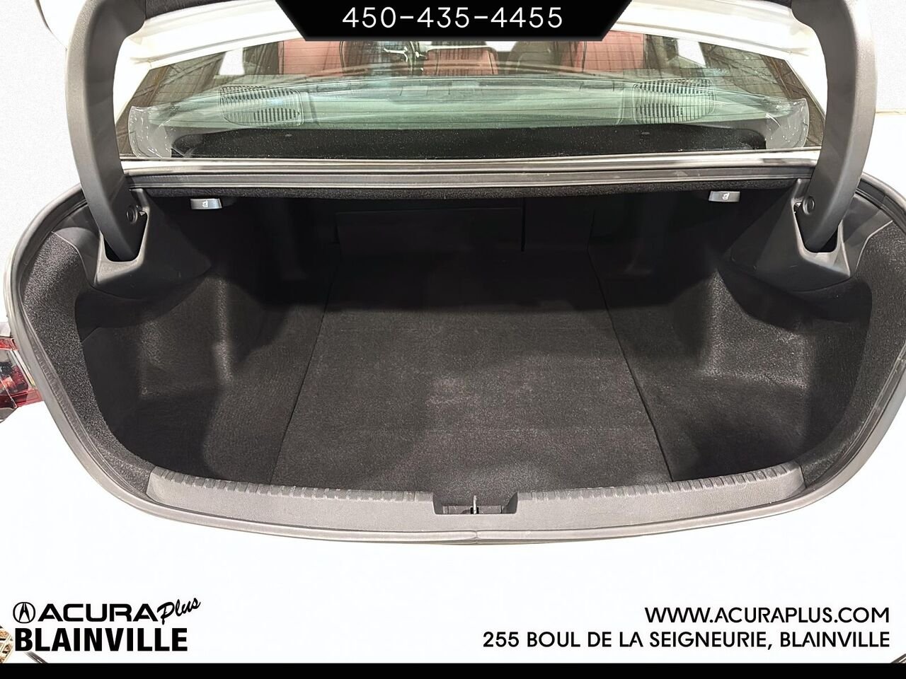 2023 Acura TLX White Blainville - photo #5