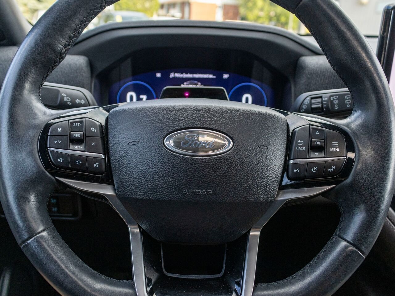 Ford Explorer Platinum 4 RM 2025 Gris Châteauguay - photo #10
