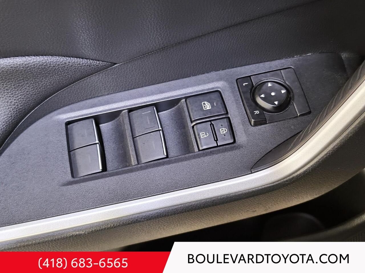 Toyota RAV4 hybride rechargeable 100527A-60 | HYBRIDE SE, AWD 2025 Noir Québec - photo #7