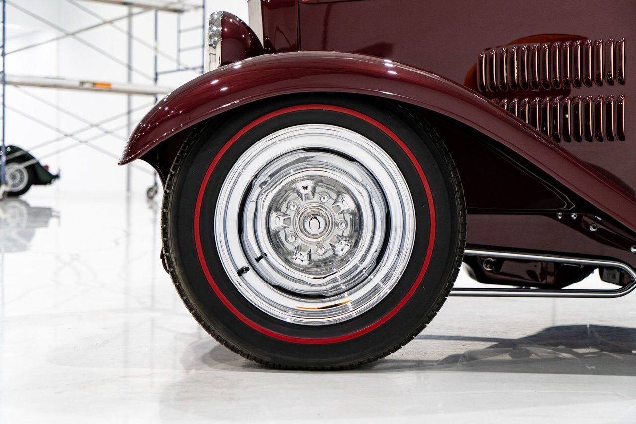 Ford Highboy Lobeck creation spectacular presentation **PRICE IN USD** 1932 Rouge Montréal - photo #43