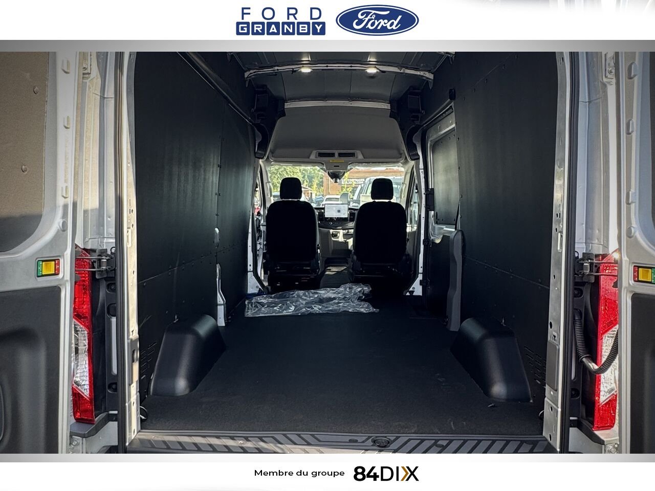 Ford E-TRANSIT FOURGONNETTE UTILITAIRE 2025 Gris Granby - photo #6