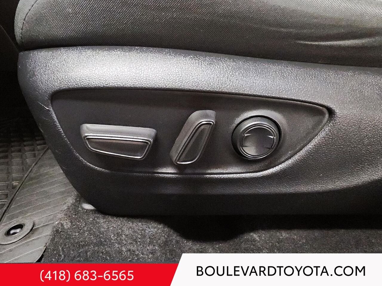 2022 Toyota RAV4 100457A-69 | XLE, AWD Silver Québec - photo #9