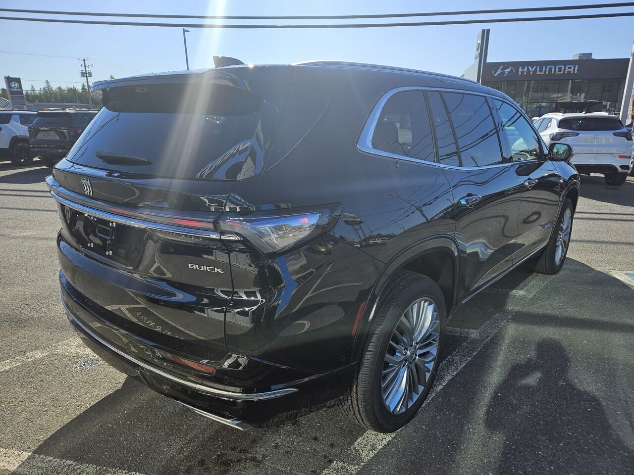 Buick Enclave Avenir 4 portes TI 2027 Ébène crépuscule métallisé Thetford Mines - photo #2