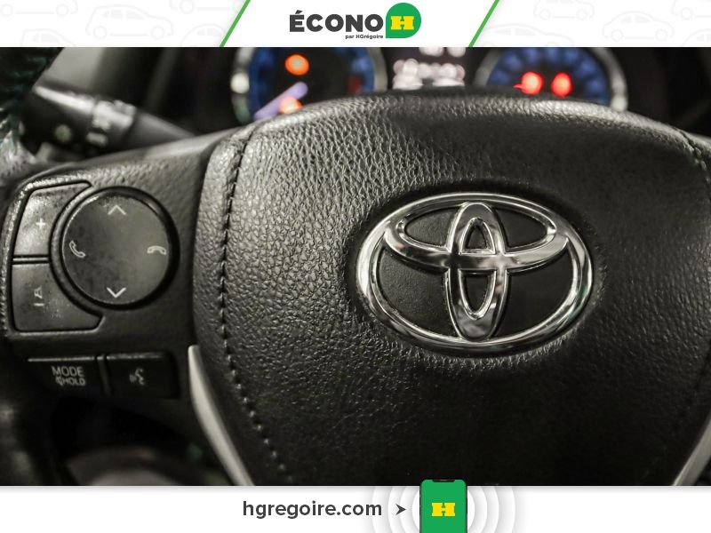2018 Toyota Corolla Red Blainville - photo #14
