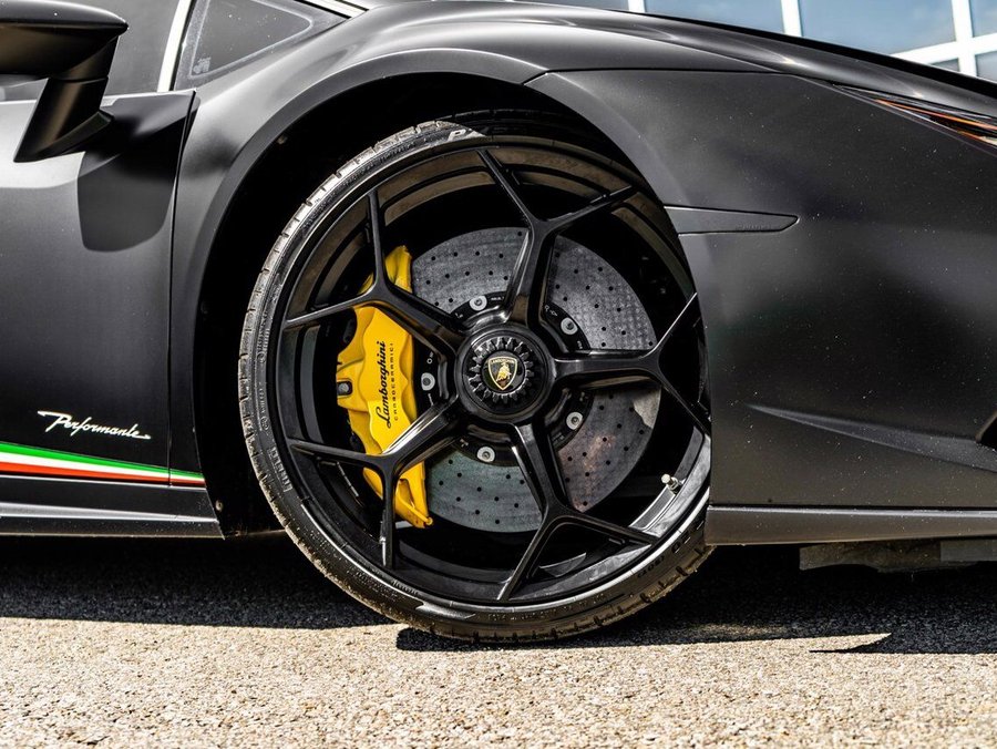 2018 Lamborghini Huracan Performante 2018 Black