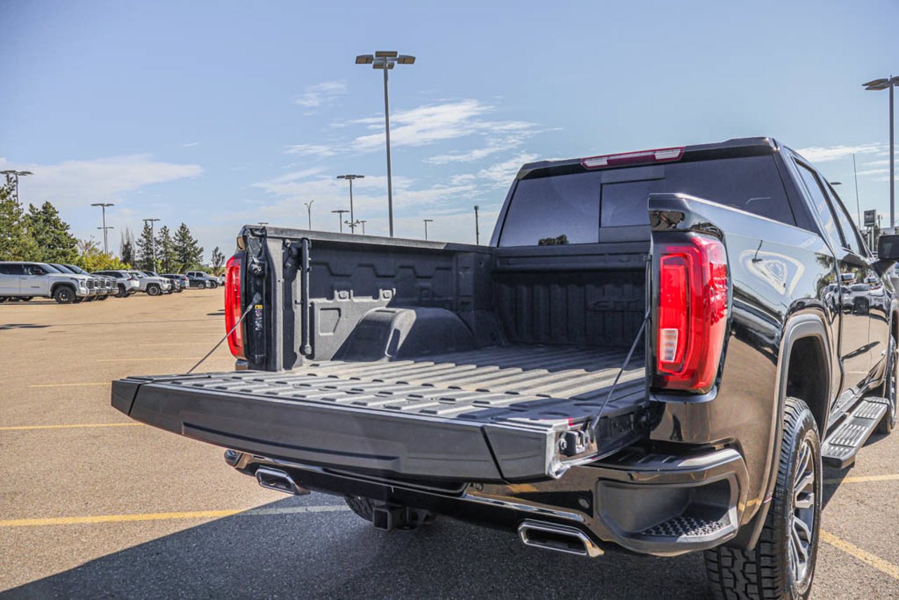 2022 GMC Sierra 1500 Limited 4WD Crew Cab 147 AT4 Black Sherwood Park - photo #7