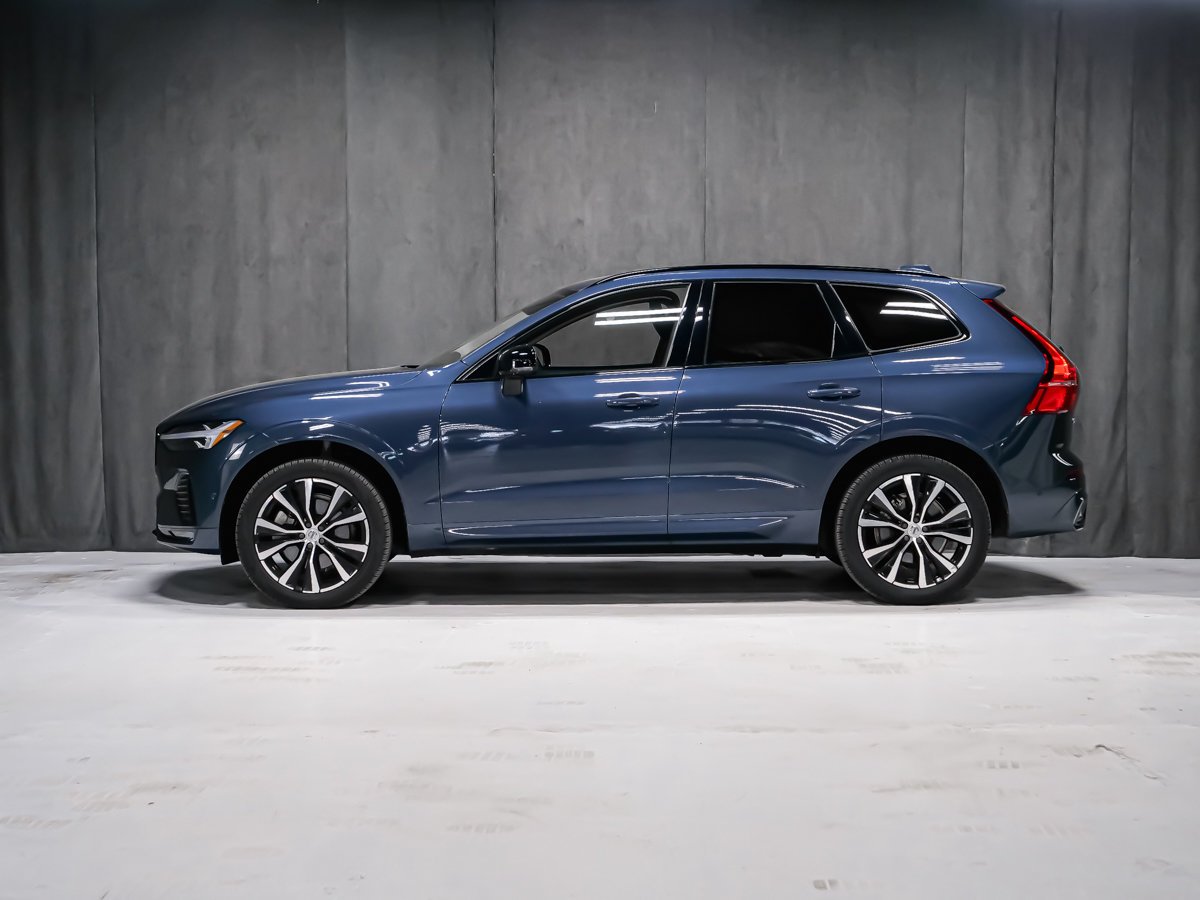 Volvo XC60 B6 PLUS DARK CLIMATE 2023 Bleu Montréal - photo #2