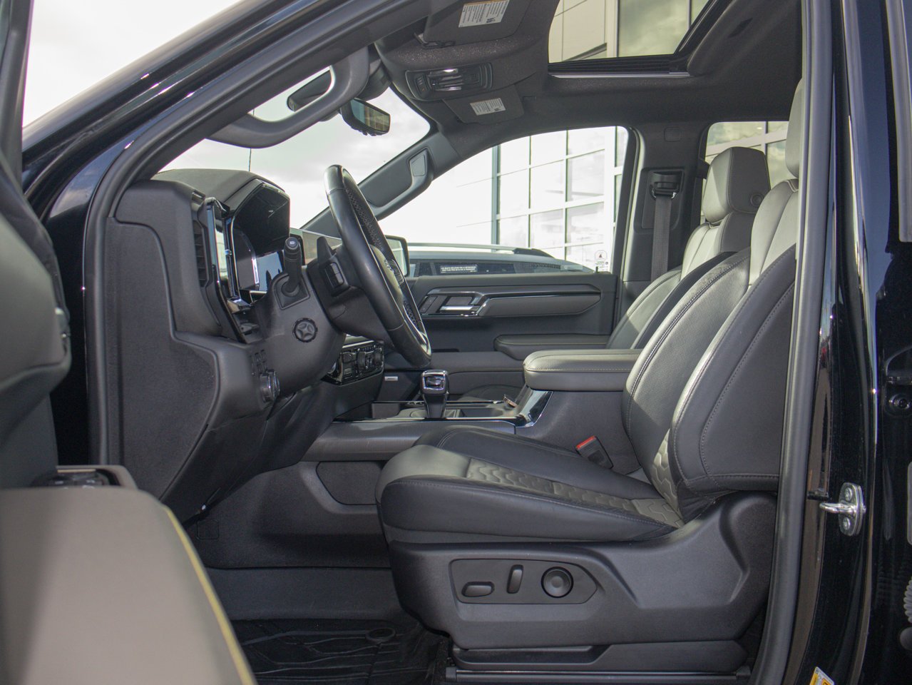 2024 Chevrolet Silverado 1500 4WD Crew Cab 147 ZR2 Black Sherwood Park - photo #18