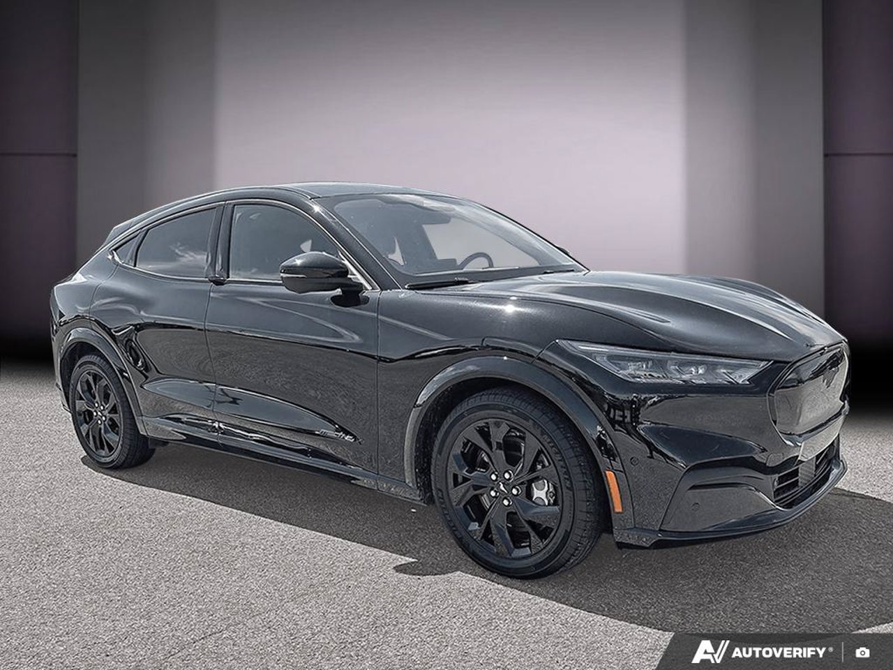 Ford Mustang Mach-E 3FMTK3SU9PMB10332 2023 Noir Mirabel - photo #6