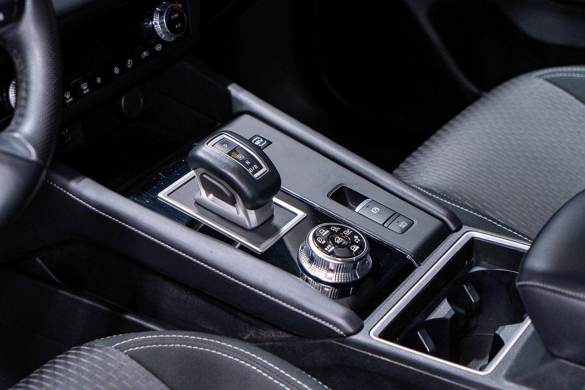 Mitsubishi Outlander PHEV ES PHEV S-AWC 7 PLACES CARPLAY 2023 Gris Montréal - photo #11