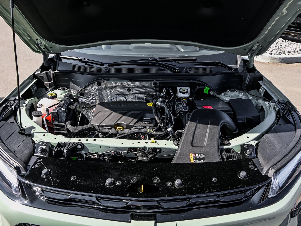 2025 Chevrolet Trax FWD 4dr ACTIV Green Sherwood Park - photo #8