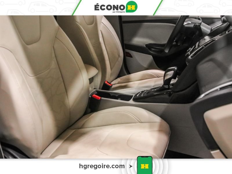 2018 Ford Focus White Laval - photo #25