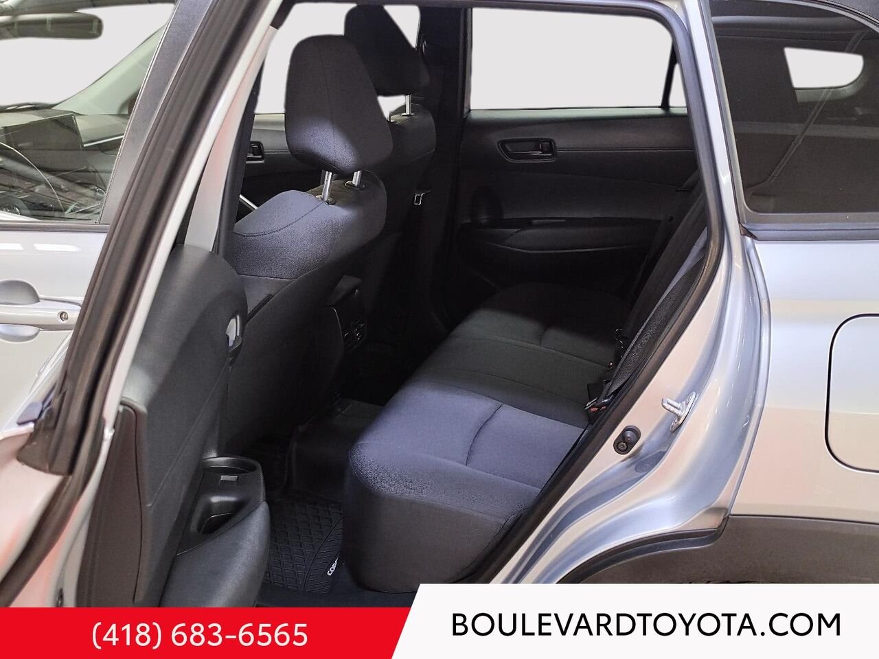 2023 Toyota Corolla Cross 100755A-94 | LE, AWD Silver Québec - photo #17