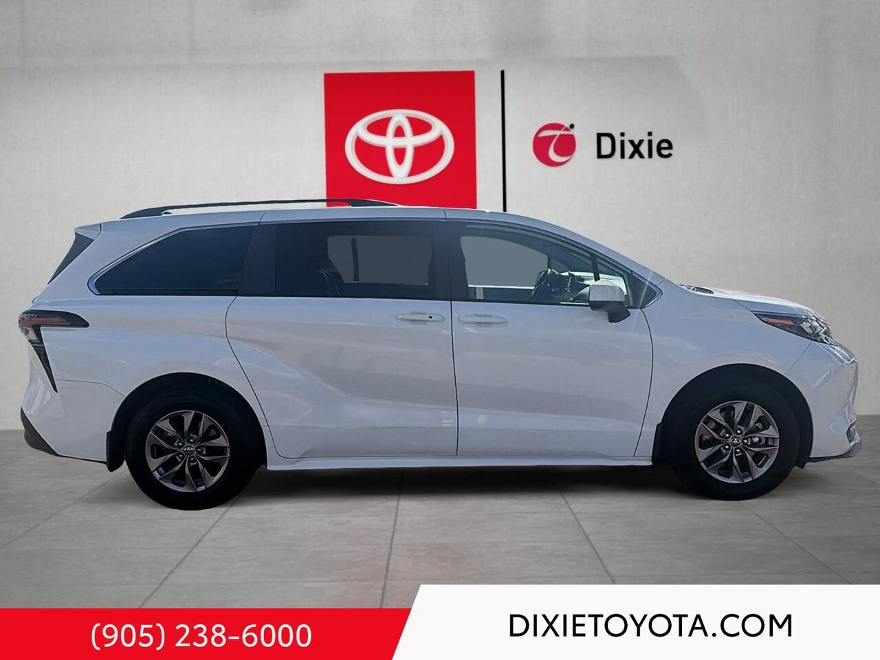 2024 Toyota Sienna HYBRID LE FWD / HEATED SEATS / POWER SLIDING DOORS / 8 SEATER / CARPLAY AND ANDROID AUTO White Mississauga - photo #2