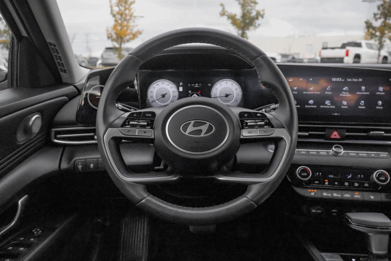 2025 Hyundai Elantra Preferred IVT w/Tech Pkg White Sherwood Park - photo #16