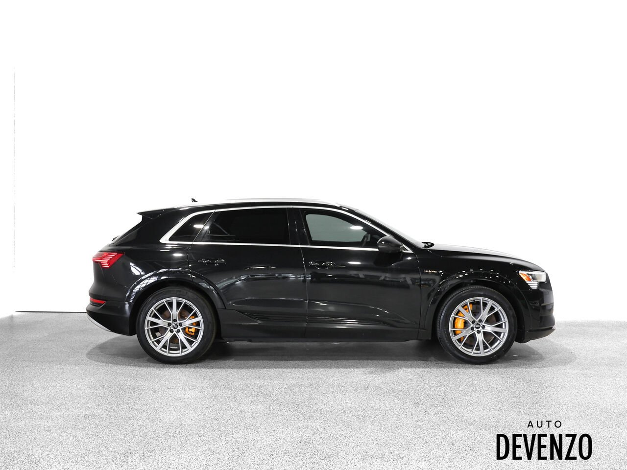 2019 Audi e-tron Black Saint-Eustache - photo #2