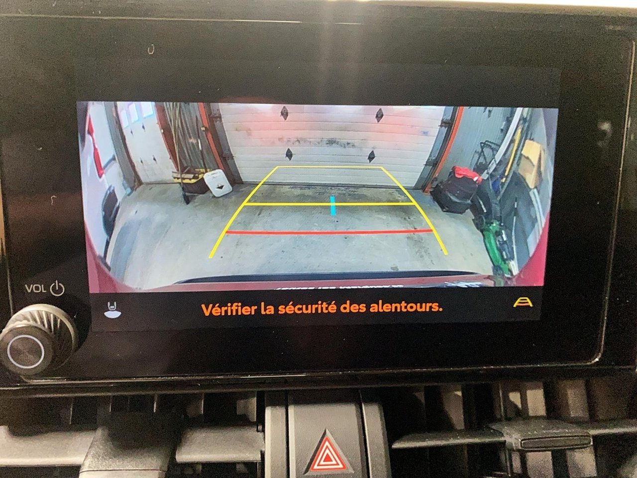 2023 Toyota RAV4 Hybrid XLE Ruby Flare Pearl Baie-Comeau - photo #16