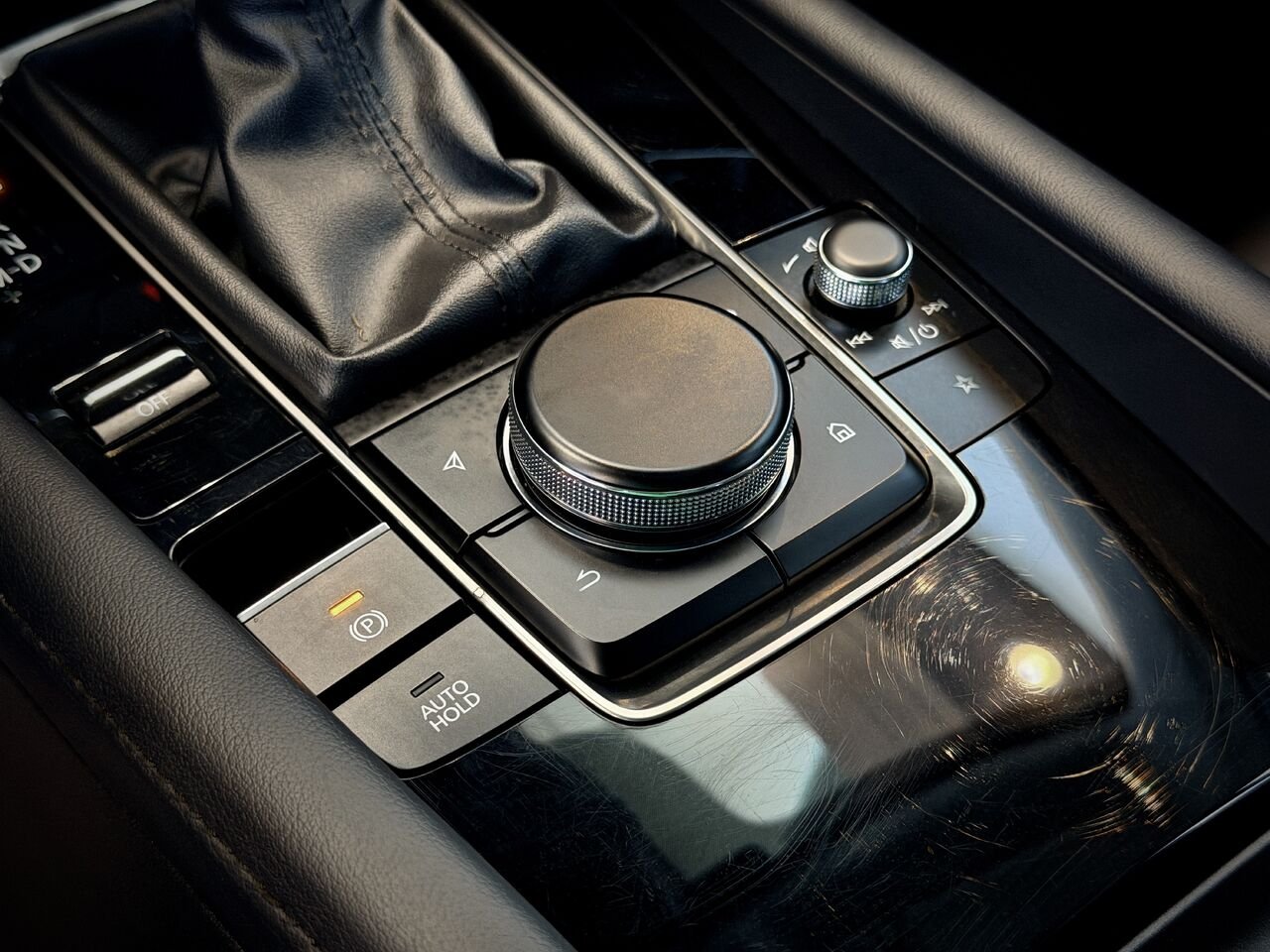 2025 Mazda Mazda3 Grey Notre-Dame-des-Prairies - photo #29