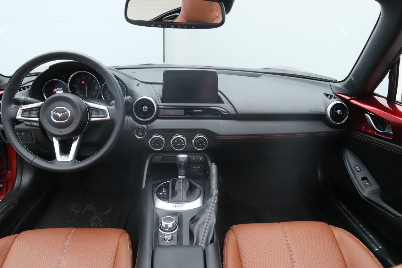 2023 Mazda MX-5 GT Red Baie-Comeau - photo #7