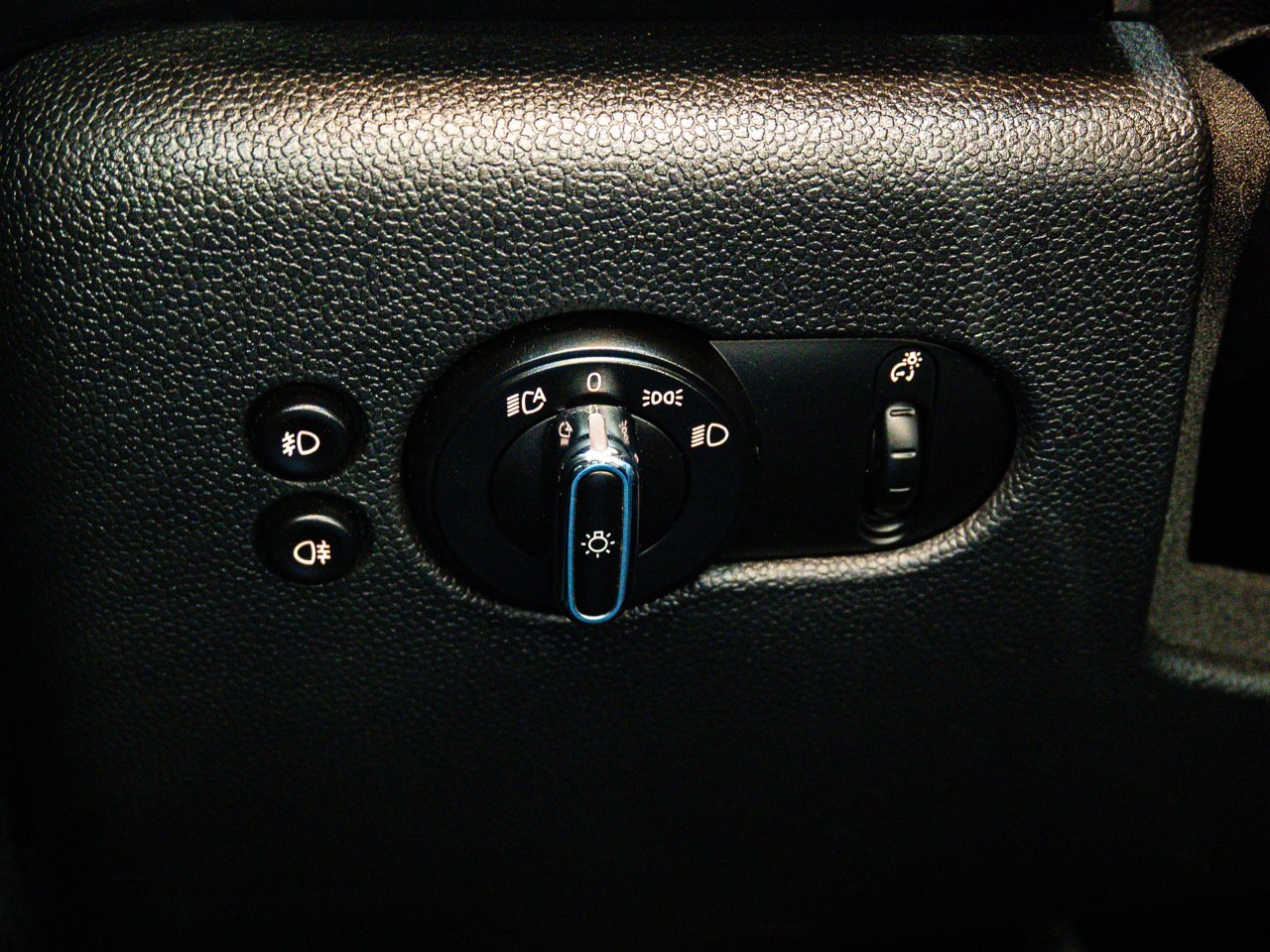 2017 MINI Cooper Hardtop 3dr HB Blue Sherwood Park - photo #19