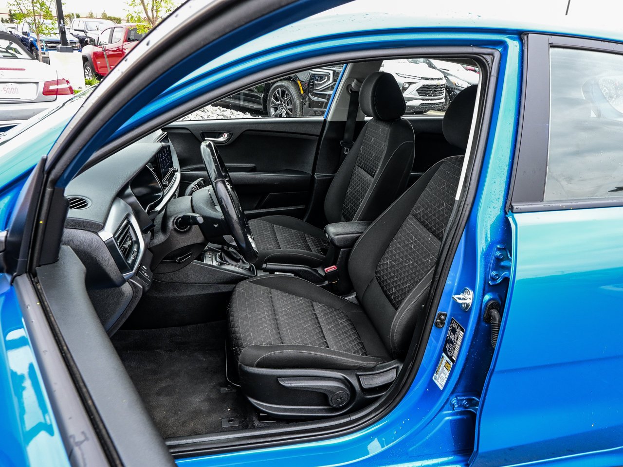 2023 Kia Rio 5-door LX+ IVT Blue Sherwood Park - photo #15