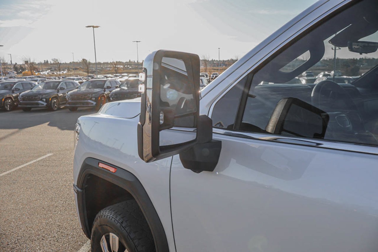 2025 GMC Sierra 3500HD 4WD Crew Cab 159 Denali White Sherwood Park - photo #13