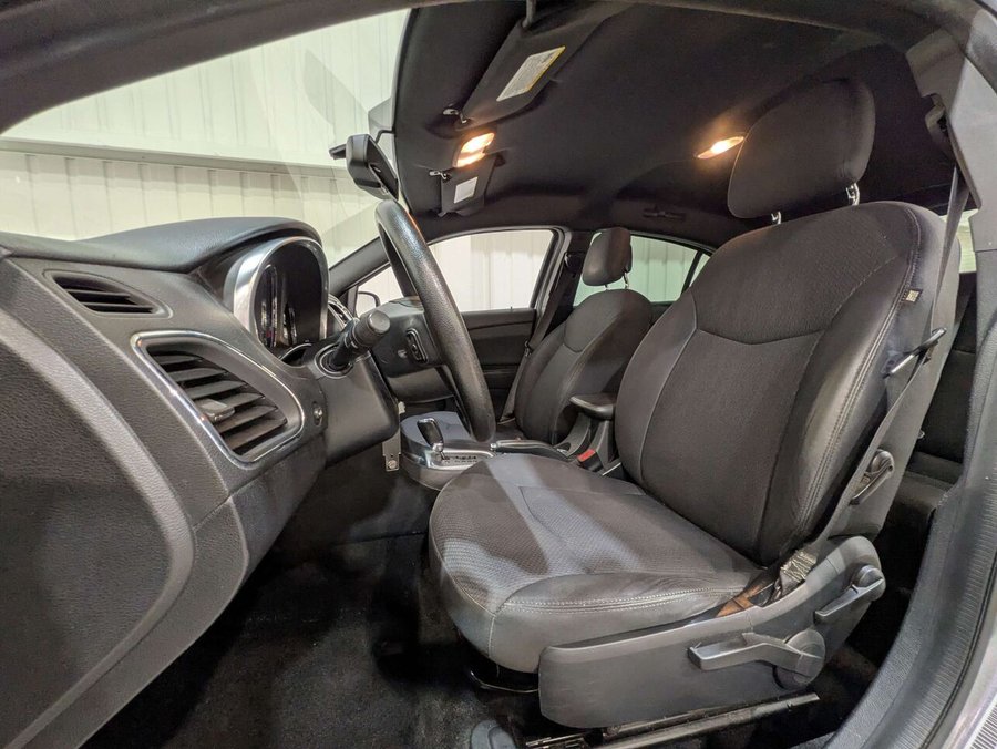 2013 Chrysler 200 4dr Sdn LX Silver