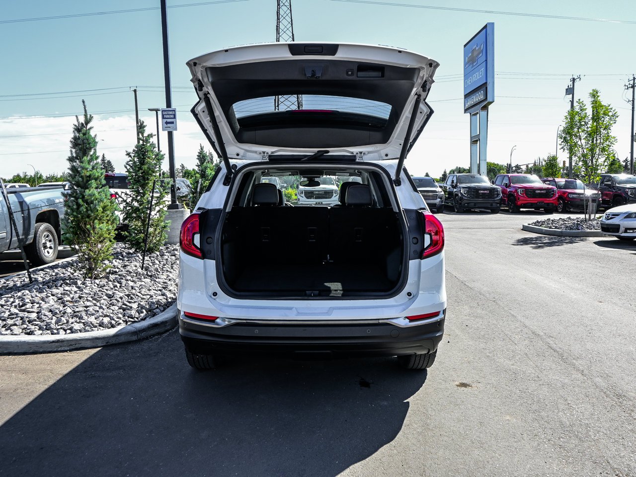 2022 GMC Terrain AWD 4dr AT4 White Sherwood Park - photo #13