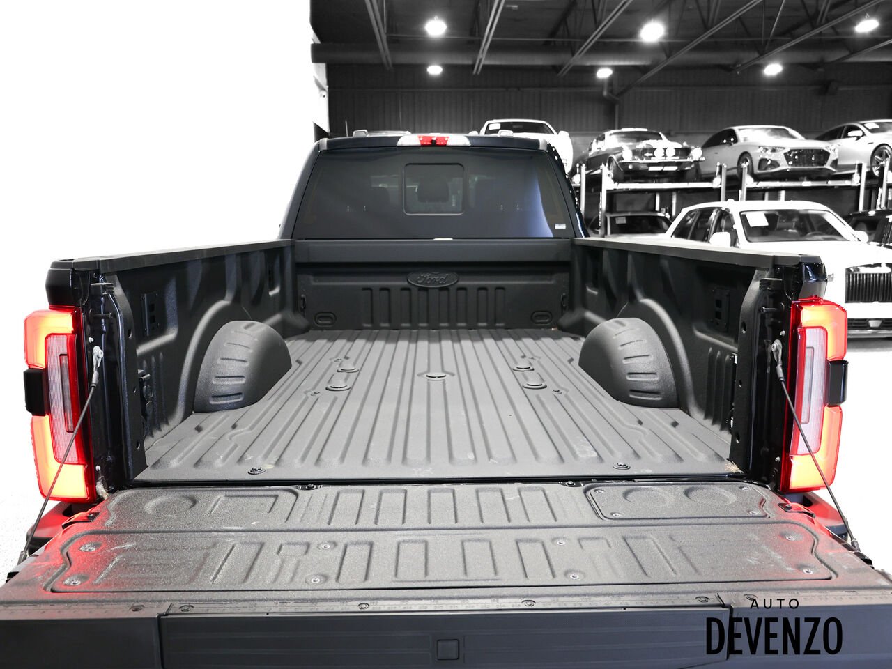 2026 Ford Super Duty F-450 DRW Black Saint-Eustache - photo #5