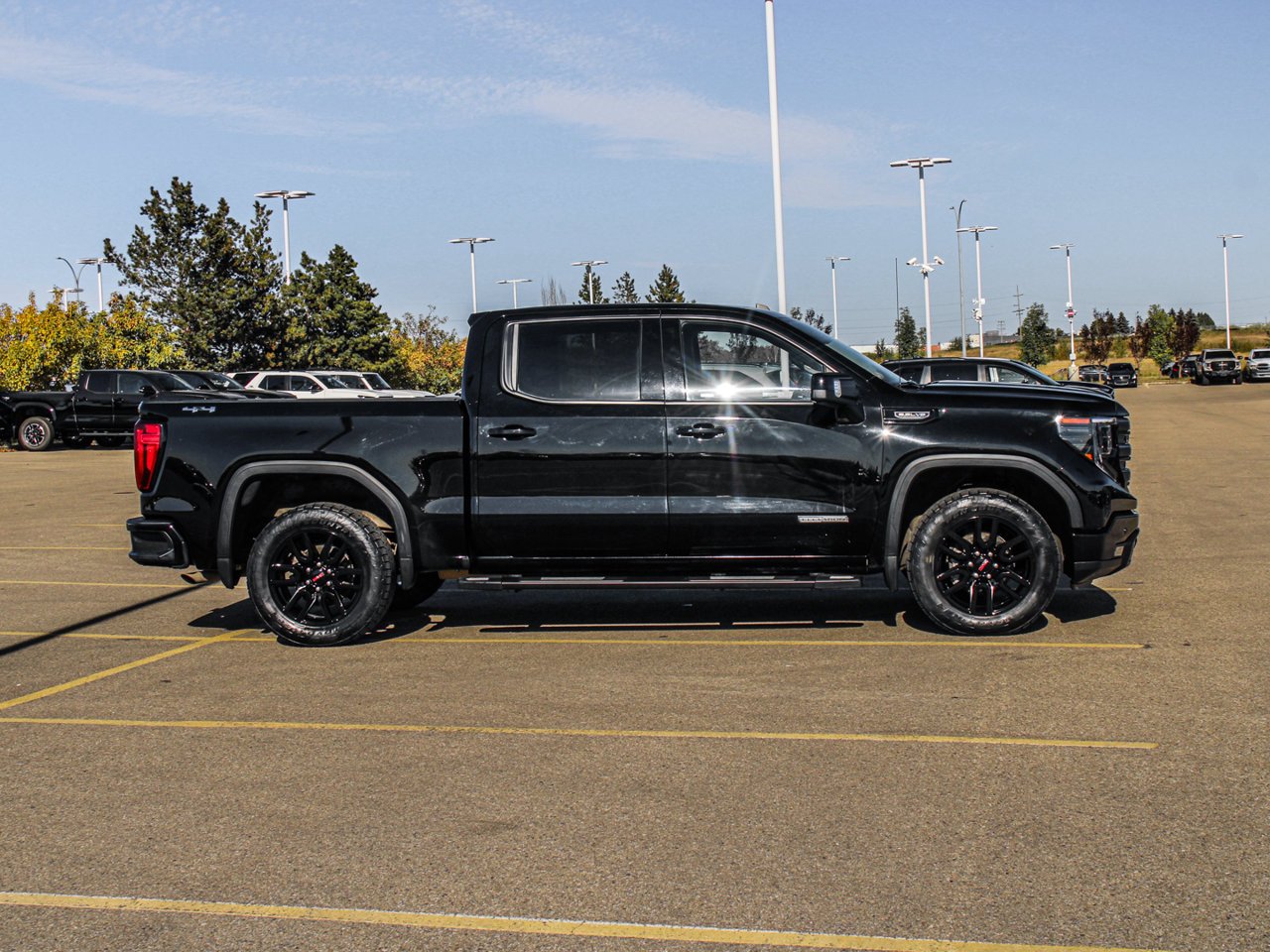 2024 GMC Sierra 1500 4WD Crew Cab 147 Elevation Black Sherwood Park - photo #9